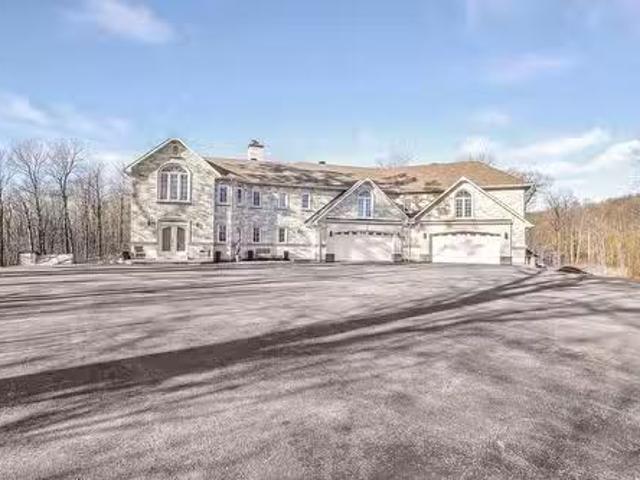 House for sale in Les Collines-de-l'outaouais, Quebec