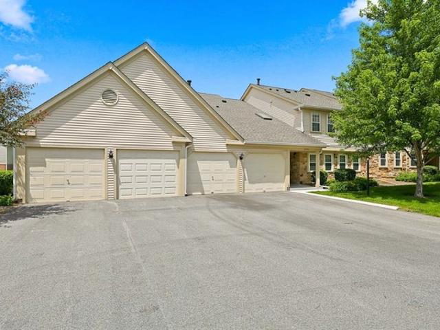 Condo for sale in Schaumburg, Illinois