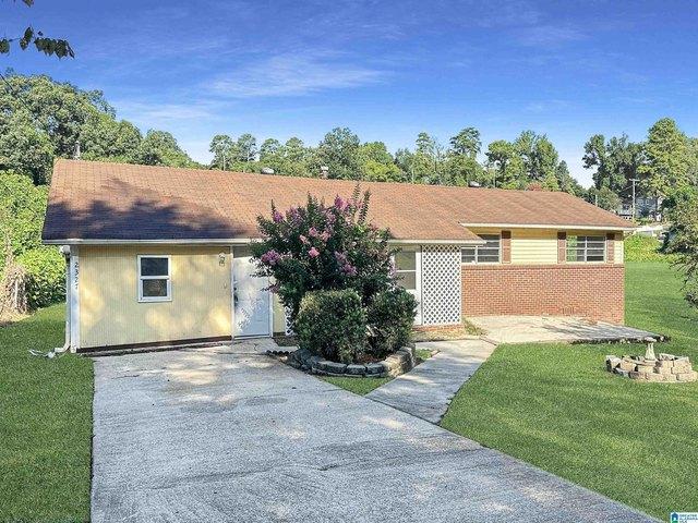 House for sale in Tarrant Heights, Tarrant