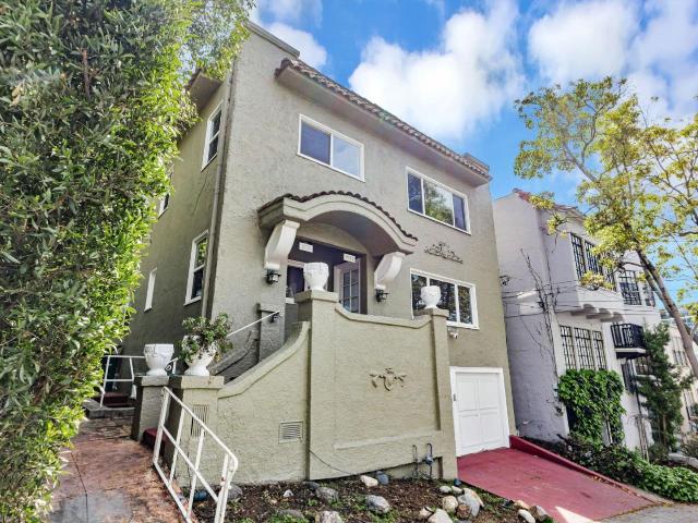 Condo for sale in Berkeley