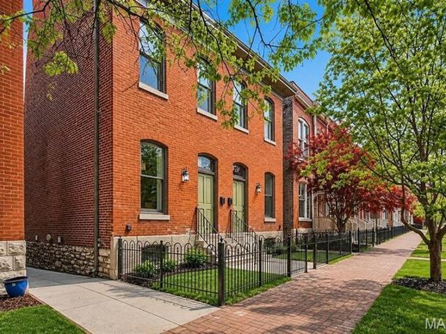 Townhouse for sale in Saint Louis, Missouri