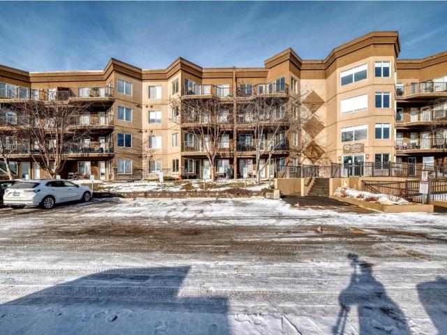 Apartment for sale in Wedgewood, Alberta