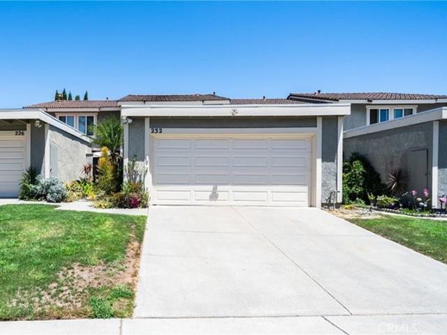 Townhouse for sale in Placentia, California