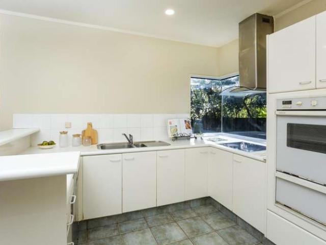 House for sale in Paremoremo