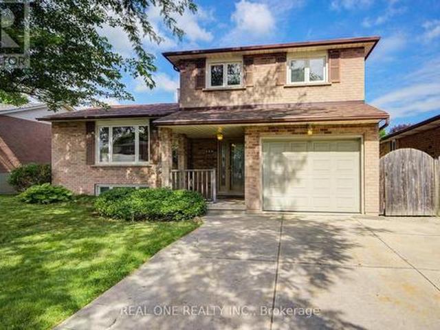 House for sale in Ancaster, Ontario