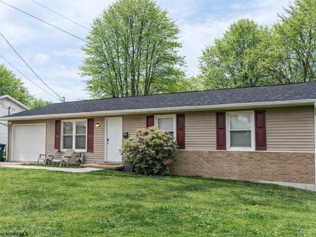 House for sale in Bridgeport, West Virginia