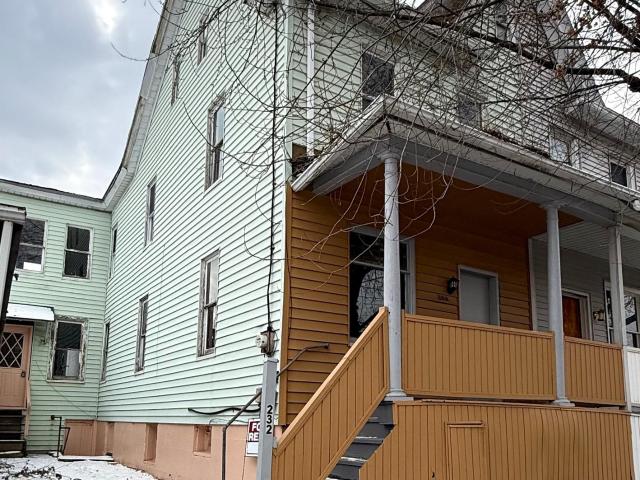 Townhouse for sale in Mount Carmel, Pennsylvania