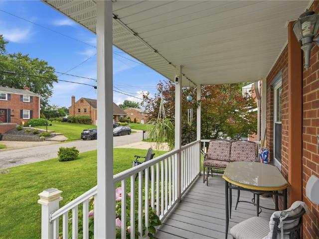 Townhouse for sale in New Kensington, Pennsylvania