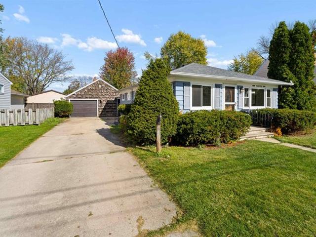 House for sale in Menasha, Winnebago County