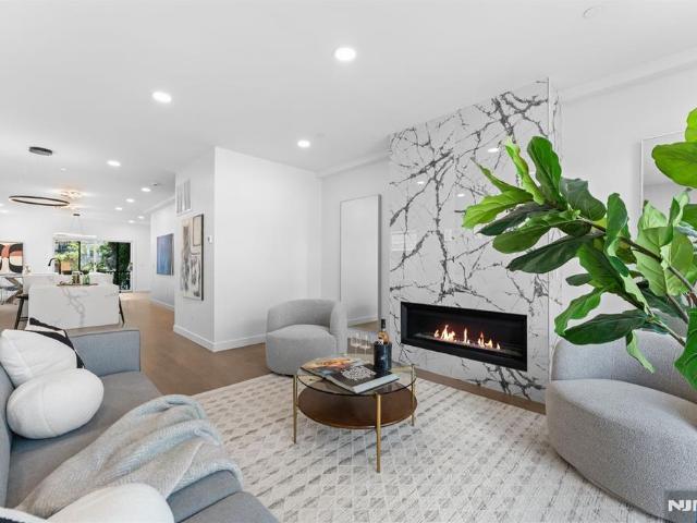 Townhouse for sale in Cliffside Park, New Jersey