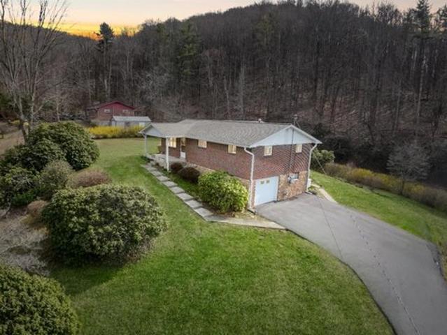 House for sale in Daniels, West Virginia