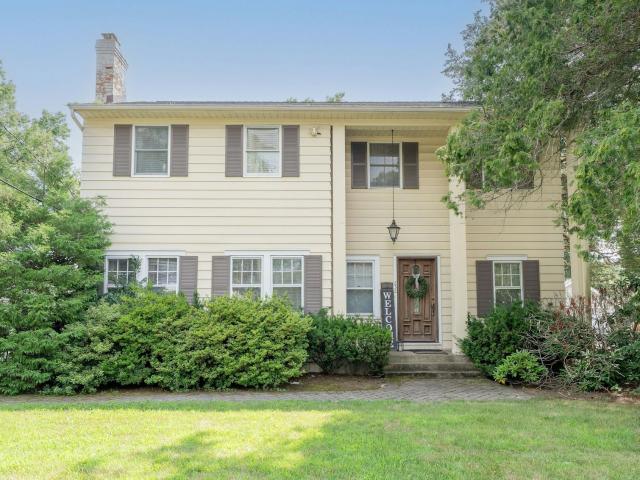 House for rent in Paramus