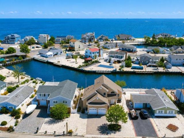 House for sale in Barnegat, New Jersey
