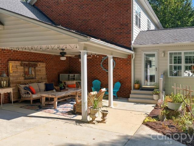 House for sale in Cobblestone, Matthews
