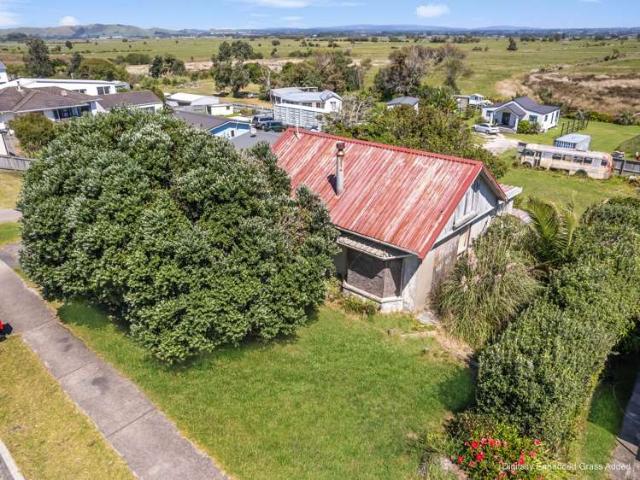 House for sale in Pukehina, Bay Of Plenty