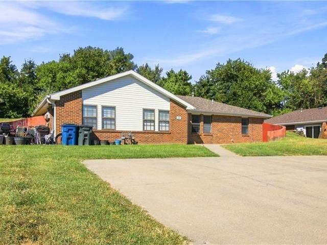 House for sale in Warrensburg, Johnson County