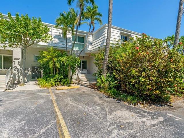 Townhouse for sale in Key Biscayne, Florida