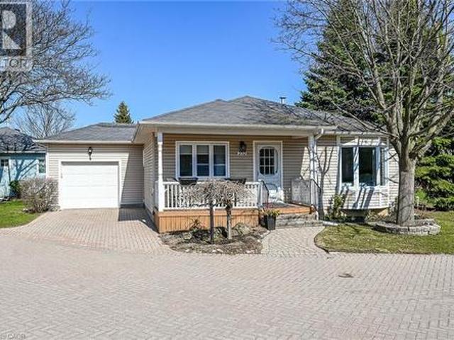 Condo for sale in Ancaster, Ontario