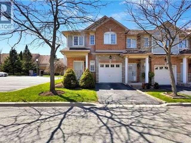 Townhouse for sale in Ancaster, Ontario
