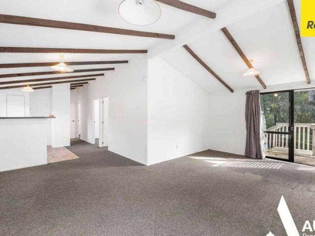 House for rent in Oratia