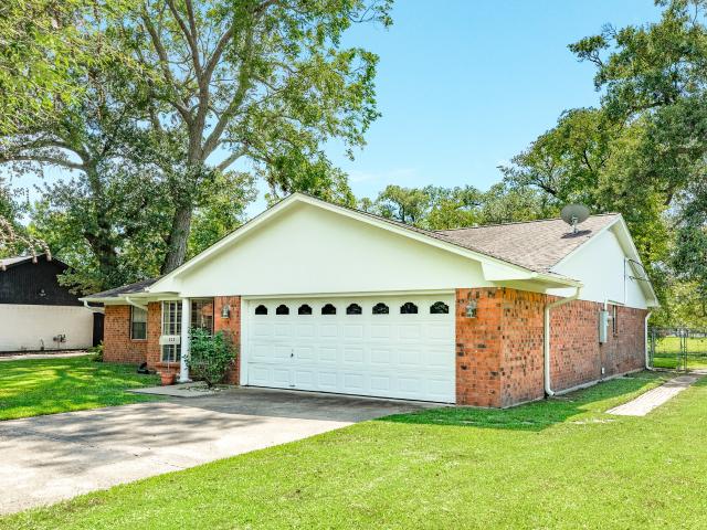 House for sale in Clute, Texas