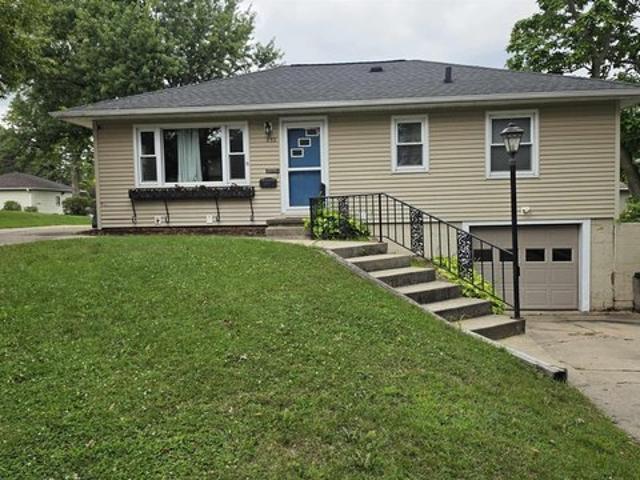 House for sale in Waterloo, Iowa