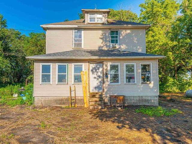 House for sale in Manito, Illinois