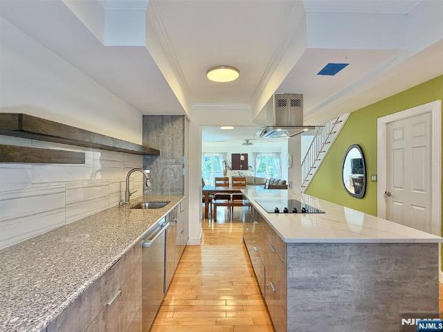 Townhouse for sale in Fort Lee, New Jersey