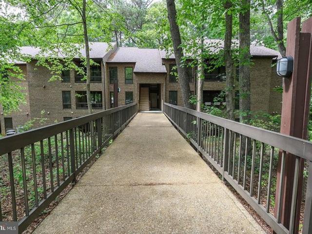 Condo for sale in California, Maryland