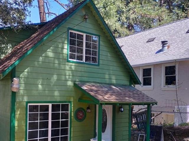 House for sale in Cedarpines Park, California