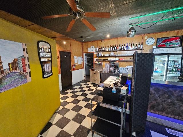 Commercial for sale in Newton, Iowa
