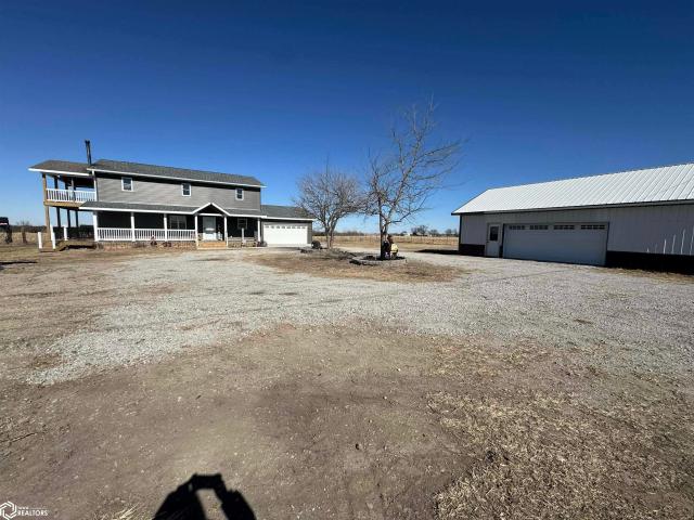 House for sale in Cincinnati, Iowa