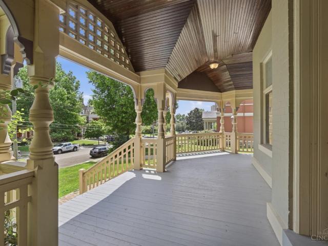 House for sale in Roselawn, Ohio