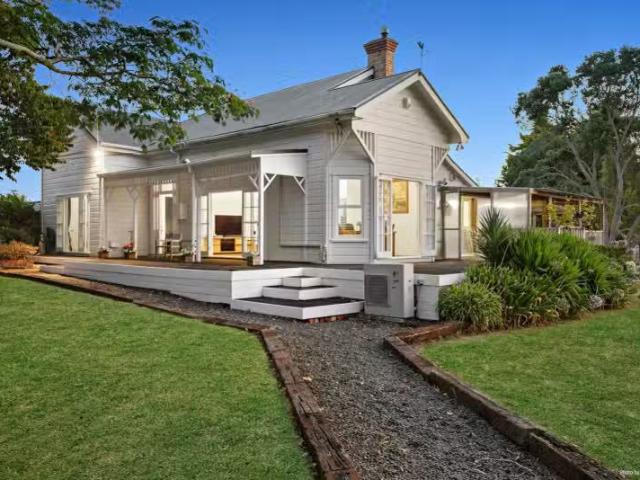 House for sale in Awhitu