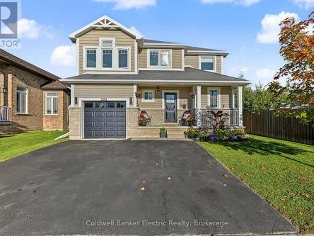 House for sale in Foxmeadow Estates, Peterborough