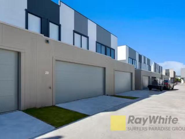 Condo for rent in Helensvale Town Centre