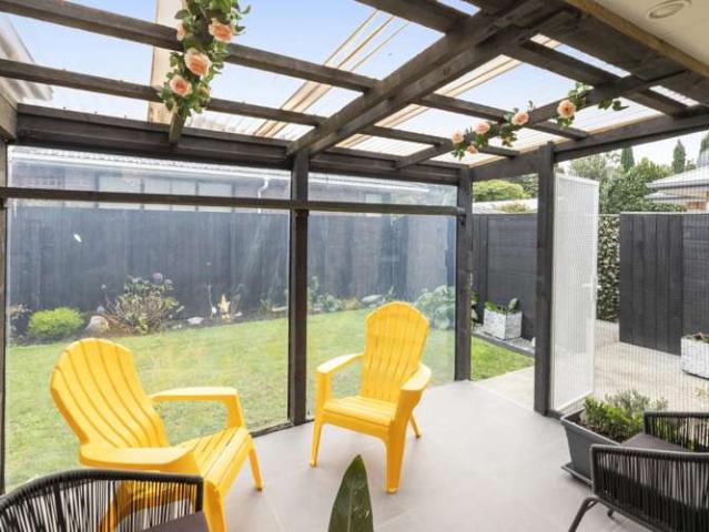 House for sale in Chaslands, Canterbury