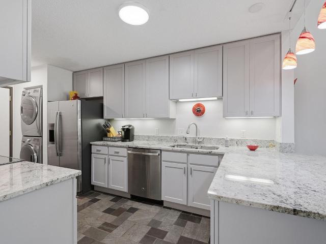 Townhouse for sale in Hennepin, Minnesota