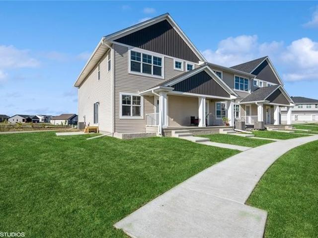 Townhouse for sale in Linn, Iowa