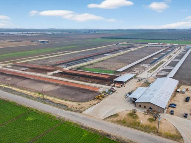 Farm for sale in Tulare, California