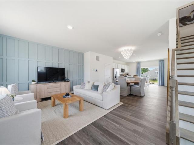 Townhouse for sale in Harbor Hills, Gloucester Point