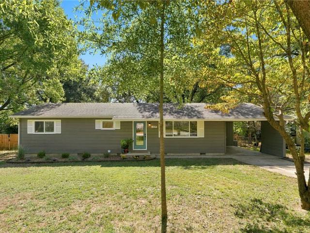 House for sale in Fayetteville, Washington County