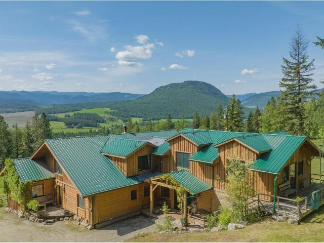 House for sale in Lumby, British Columbia