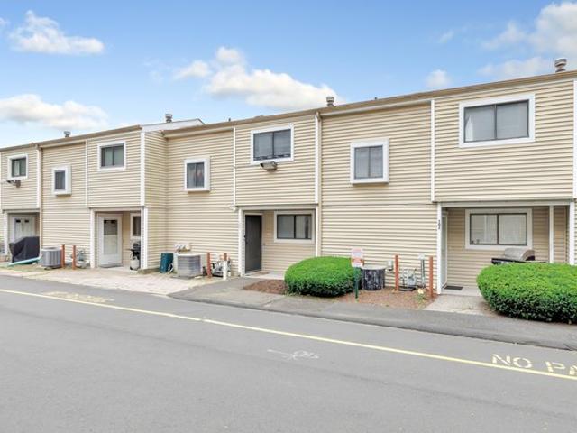 Townhouse for sale in Derby, Connecticut