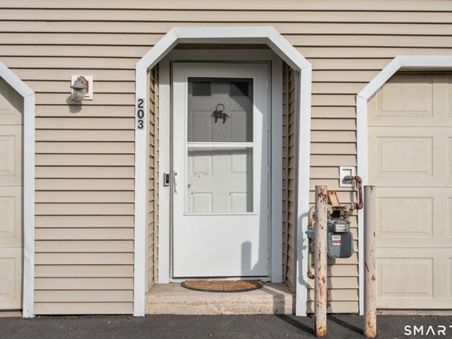 Townhouse for sale in Derby, Connecticut