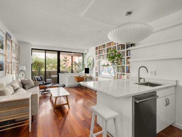 Apartment for sale in Arverne, New York