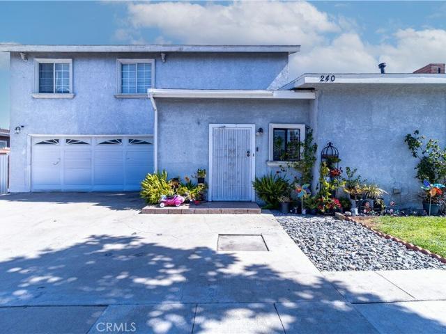 Duplex for sale in Montebello