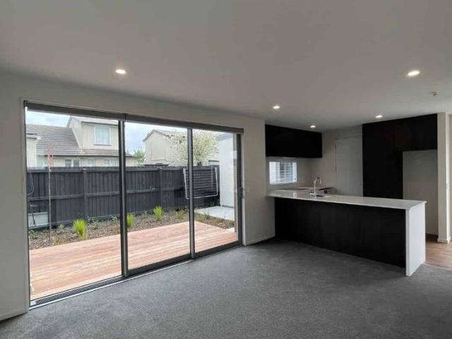 Townhouse for rent in Heathcote, Canterbury