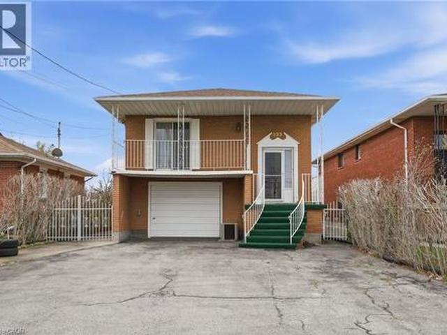 House for sale in Ancaster, Ontario