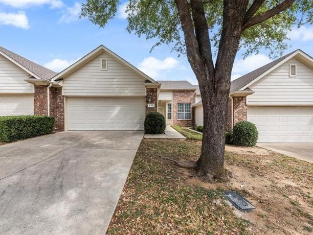 Townhouse for sale in Denton, Texas